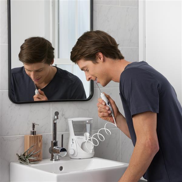 White Aquarius™ Professional Water Flosser